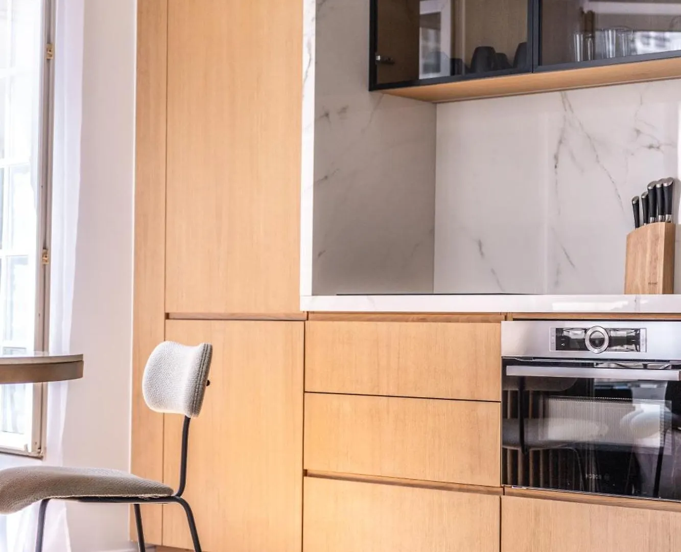 Le Chic Marais Parisien Apartment